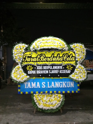 Papan Bunga Duka di Muna Barat