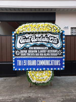Papan Bunga Duka di Muna Barat